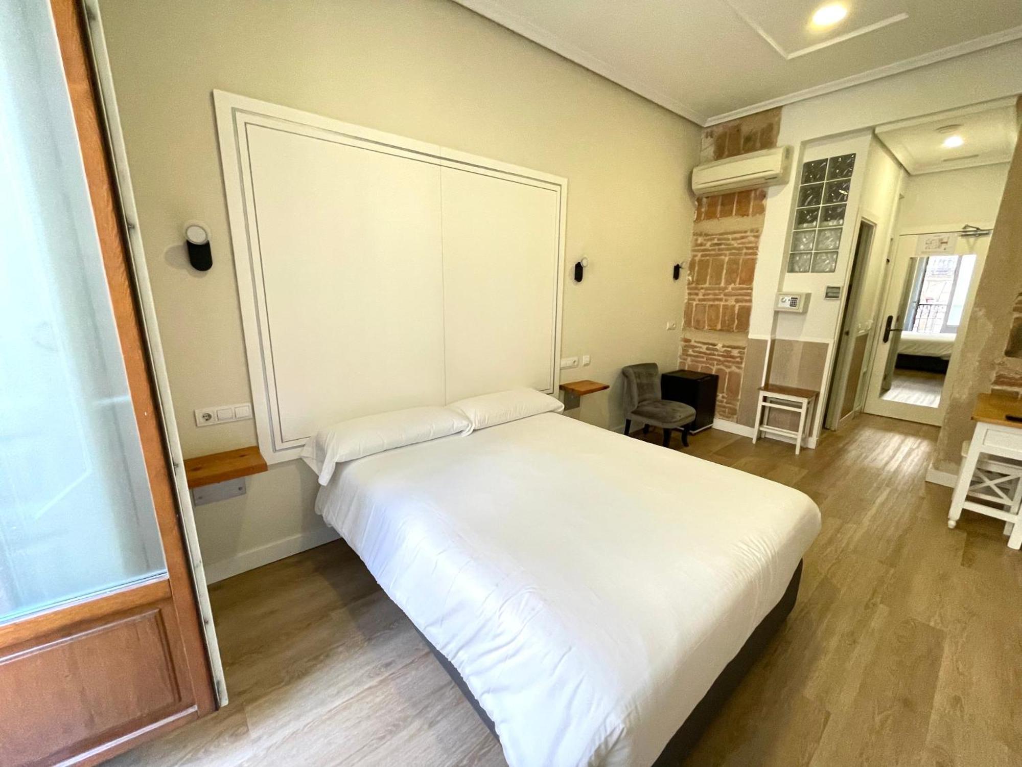 Hostal Madrid — Photos 1
